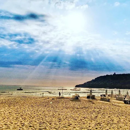 By The Waves Luxury Apartment Varna