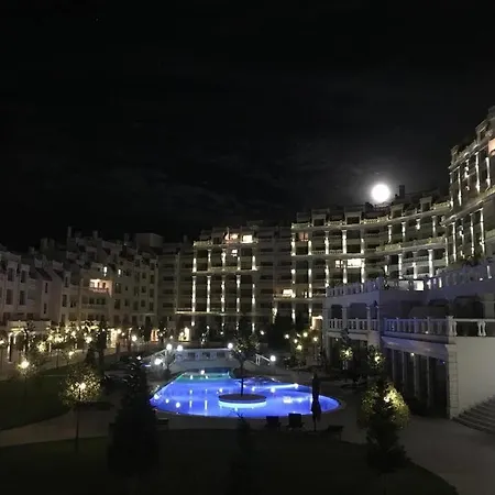 By The Waves Luxury Apartment Varna