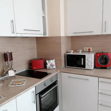 By The Waves Luxury Apartman