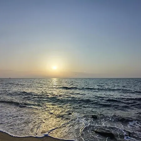 Lägenhet By The Waves Luxury